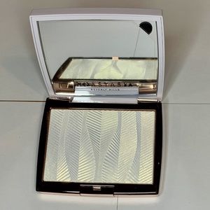 New Anastasia Beverly Hills Iced Out Highlighter in box!